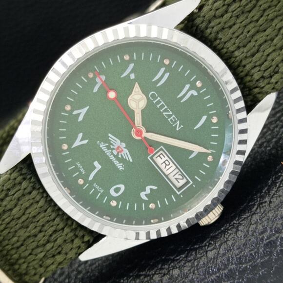 Citizen Other - Vintage 1987 Citizen Automatic Mens Silver Watch W/daydate & Green accents